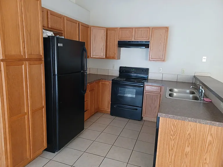 137 N Kessler St — Photo 5