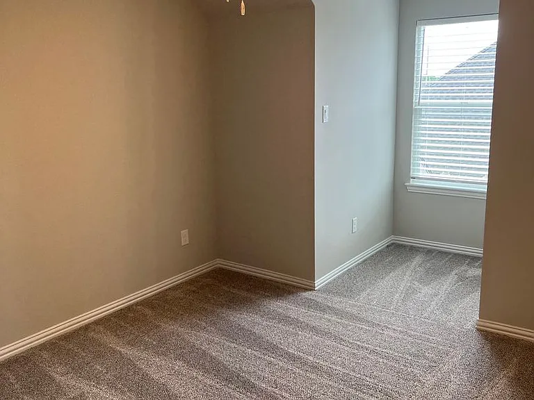 212 Wayside Ct — Photo 8