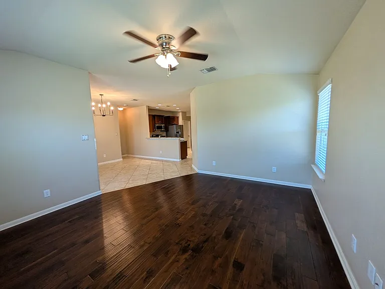 1337 Lauren St — Photo 11