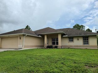 2911 32nd St SW, Lehigh Acres, FL 33976