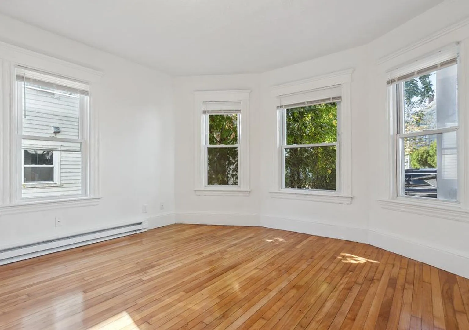 33 Jackson — Photo 2