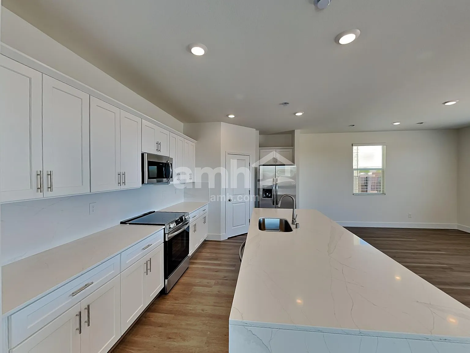 5 bed, 3.0 bath, 2395 sqft, $2,720 — Photo 4