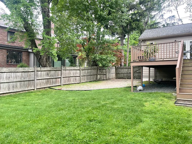 150 Gordon Rd — Photo 14