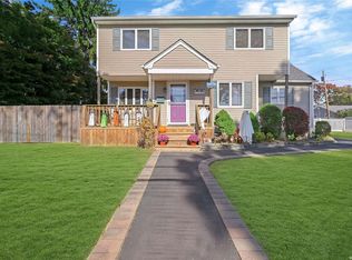 695 Arlington Rd, West Babylon, NY 11704