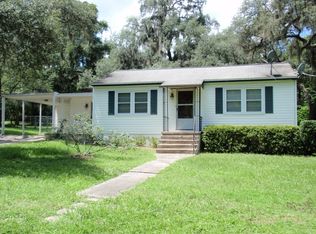 822 S 13th St, Palatka, FL 32177
