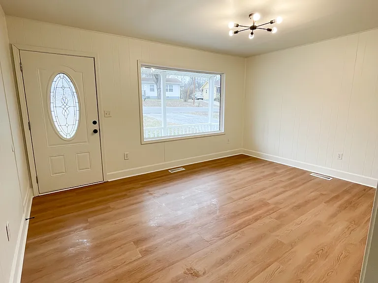 804 Park Avenue Ct — Photo 4