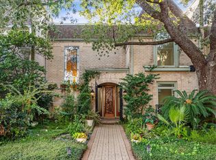 45 Bayou Pointe Dr, Houston, TX 77063