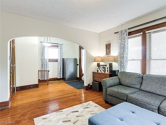 5th image of 2054 3rd St