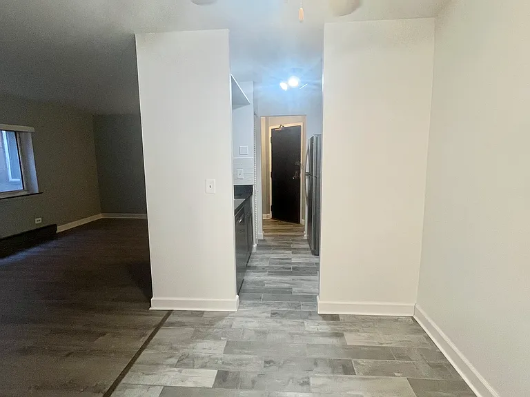 3900 N Pine Grove Ave #411 — Photo 6