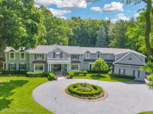 27200 Ovid Ct, Franklin, MI 48025
