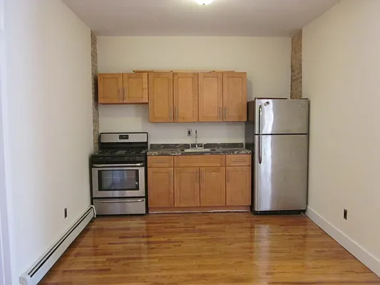 Rented by Full Time Management | media 20