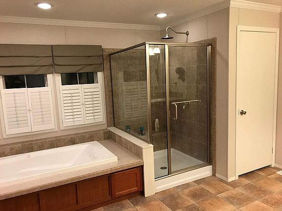 Master bath room