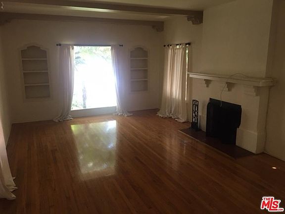 3rd image of 207 S Martel Ave