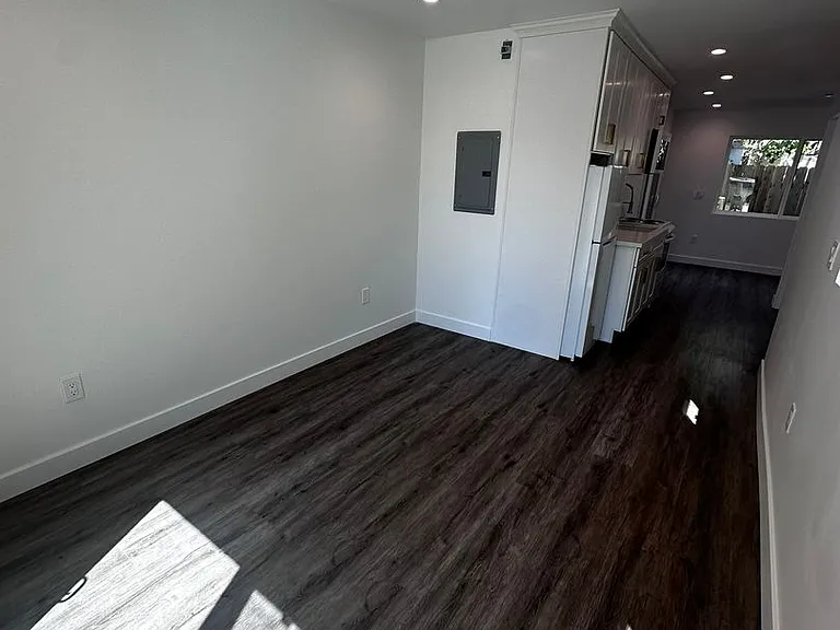 611 Silver Strand Blvd — Photo 6