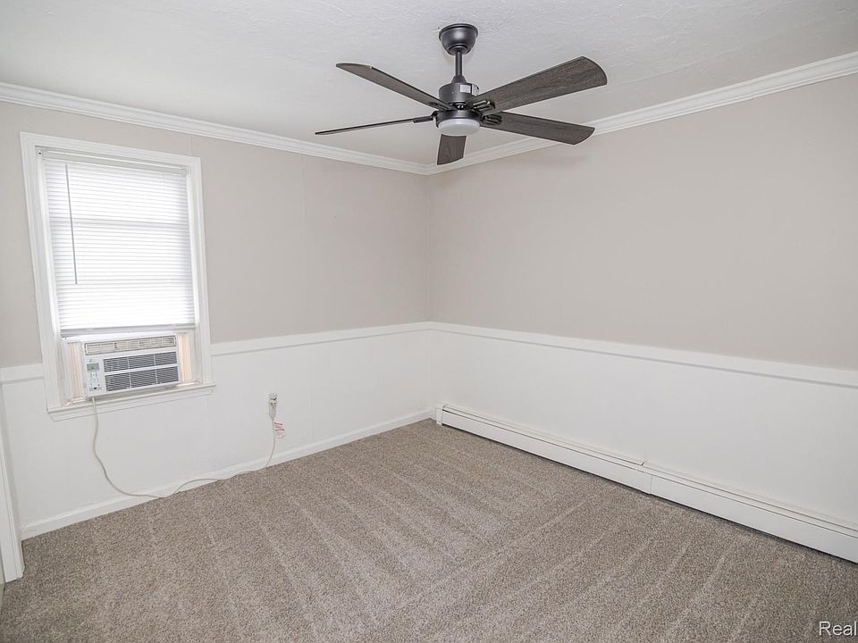6063 Catalpa Ave, photo 9