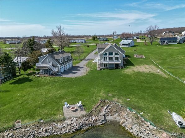 28278 Stony Point Rd, Cape Vincent, NY 13618