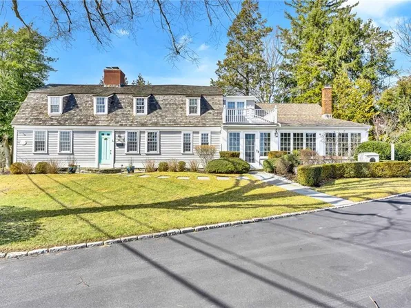 125 New Meadow Rd, Barrington, RI 02806