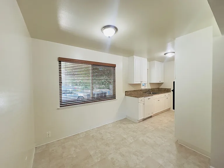 1311 Mills St — Photo 4