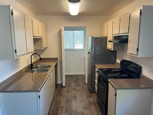 Heather Ridge Apartments — Photo 14