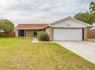 1312 Timbercrest Dr, Benbrook, TX 76126