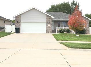 5804 Avenue Q, Kearney, NE 68847