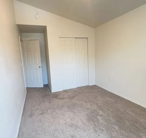 2002 SW Canyon Dr #20 — Photo 13