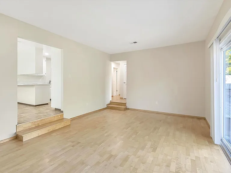 1383 Bouret Dr — Photo 3