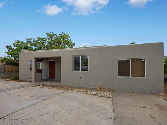 3rd image of 2129 La Veta Dr NE