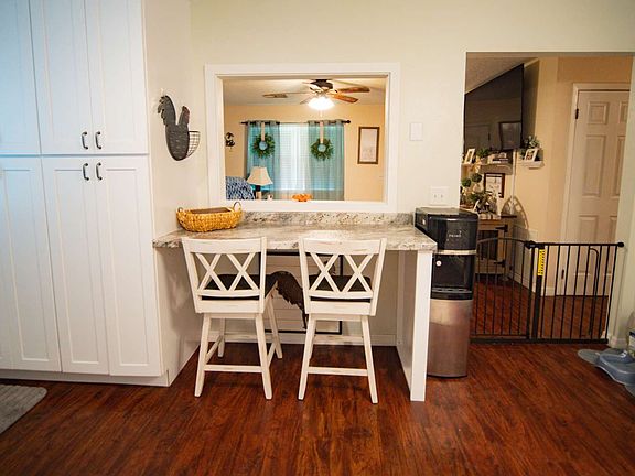 4th image of 188 NW Austin Way
