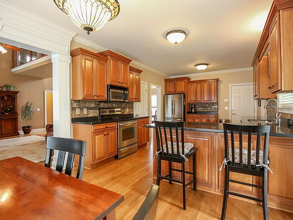 5th image of 1336 Saint Ives Ct
