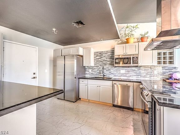 5th image of 3145 Tarpon Dr