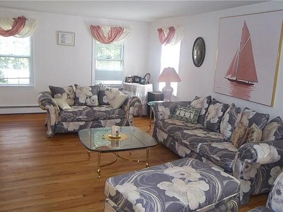 2nd image of 15 Balsam Dr