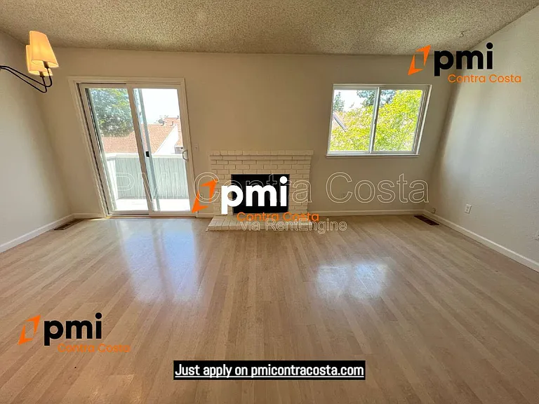 409 Camelback Rd — Photo 11