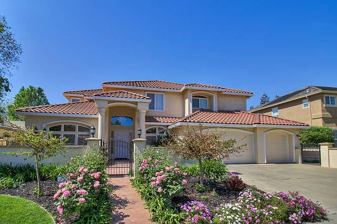 1509 Arena Dr photo 1