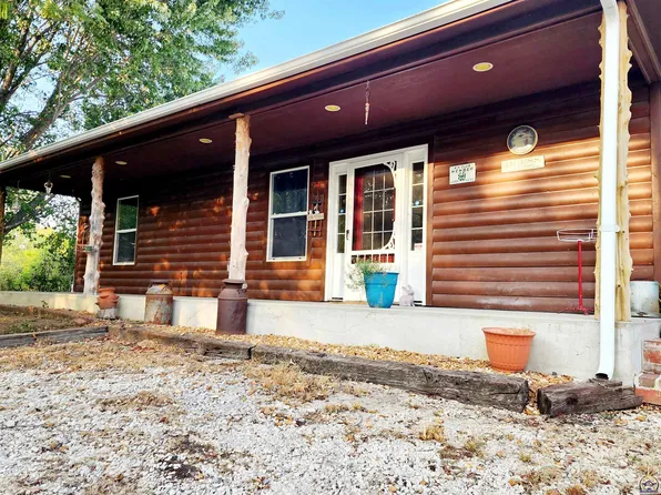 3955 Idaho Rd, Pomona, KS 66076