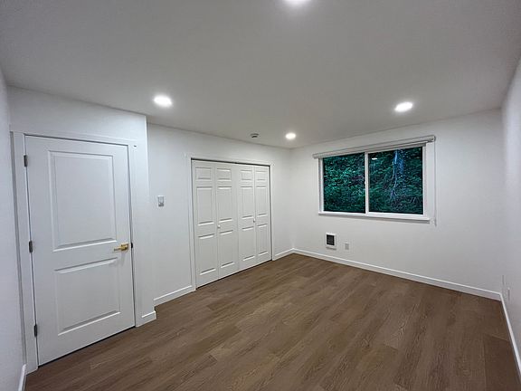 5th image of 8715 175th Ave NE
