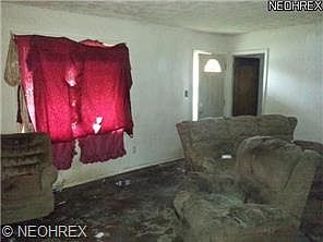 4th image of 394 E 232nd St