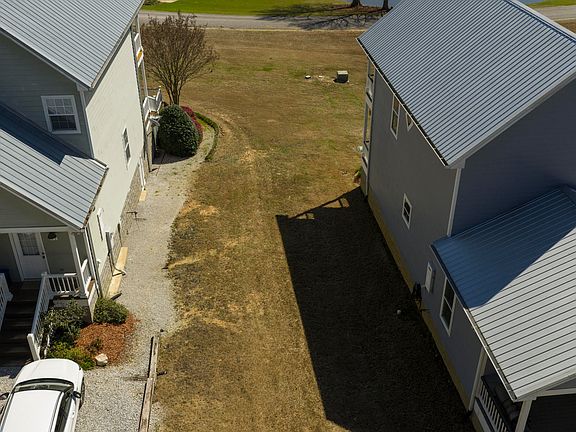 4th image of Misty Meadows Dr