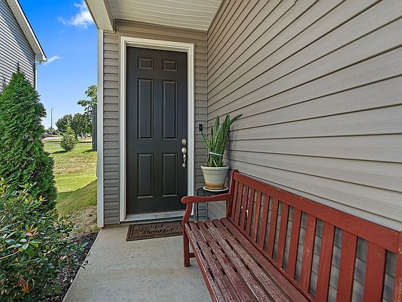 2nd image of 105 Timber Crest Trl