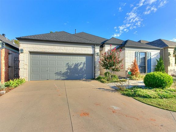 3rd image of 4321 Foxglove Ln
