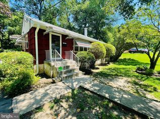 2408 Fairview Dr, Alexandria, VA 22306