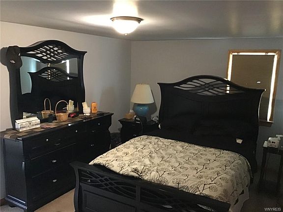 5th image of 35 Bernice Dr