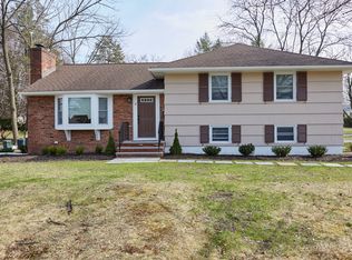 12 Hanover Rd, Florham Park, NJ 07932