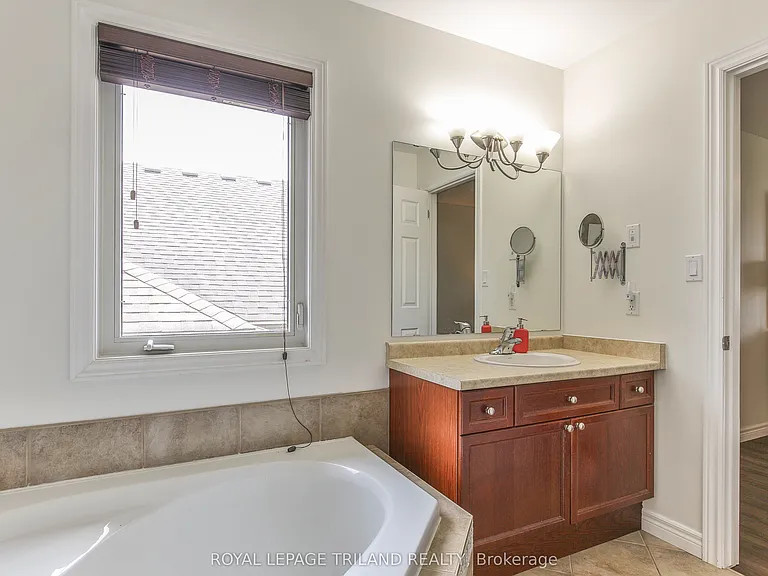 41 Owen Ct — Photo 21