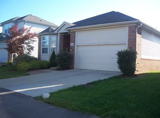 4915 Georgetown Dr, Rochester, MI 48306