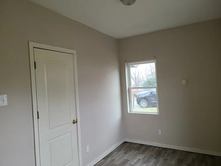 105 McClure St — Photo 15