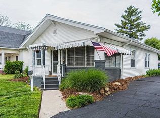618 W 3rd St, Bicknell, IN 47512