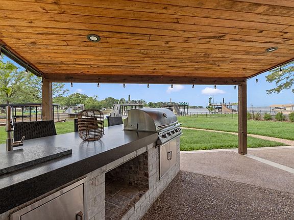 3rd image of 125 Xit Ranch Rd