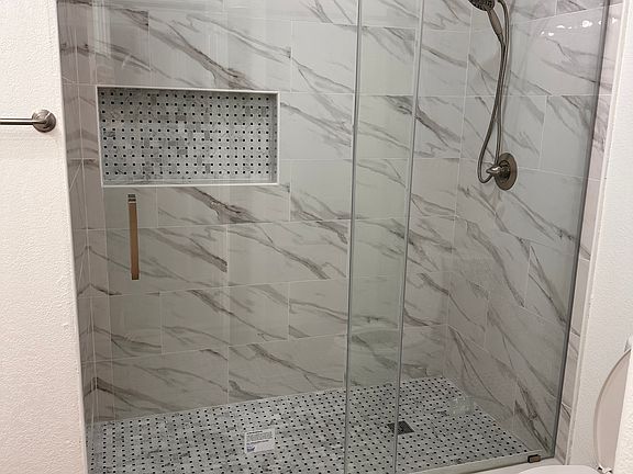 5th image of 708 Bowie Ln