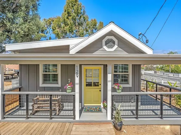 129 S Vine St, Fallbrook, CA 92028